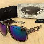 激安コピーオークリーサングラス111